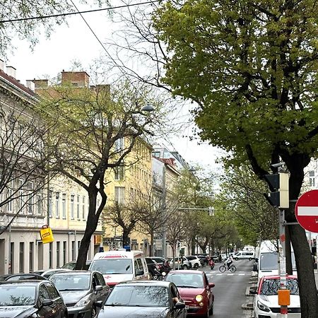 Traumhafte Wohnung Fuer 3, Grosszuegig, Walk In Dusche Βιέννη Εξωτερικό φωτογραφία