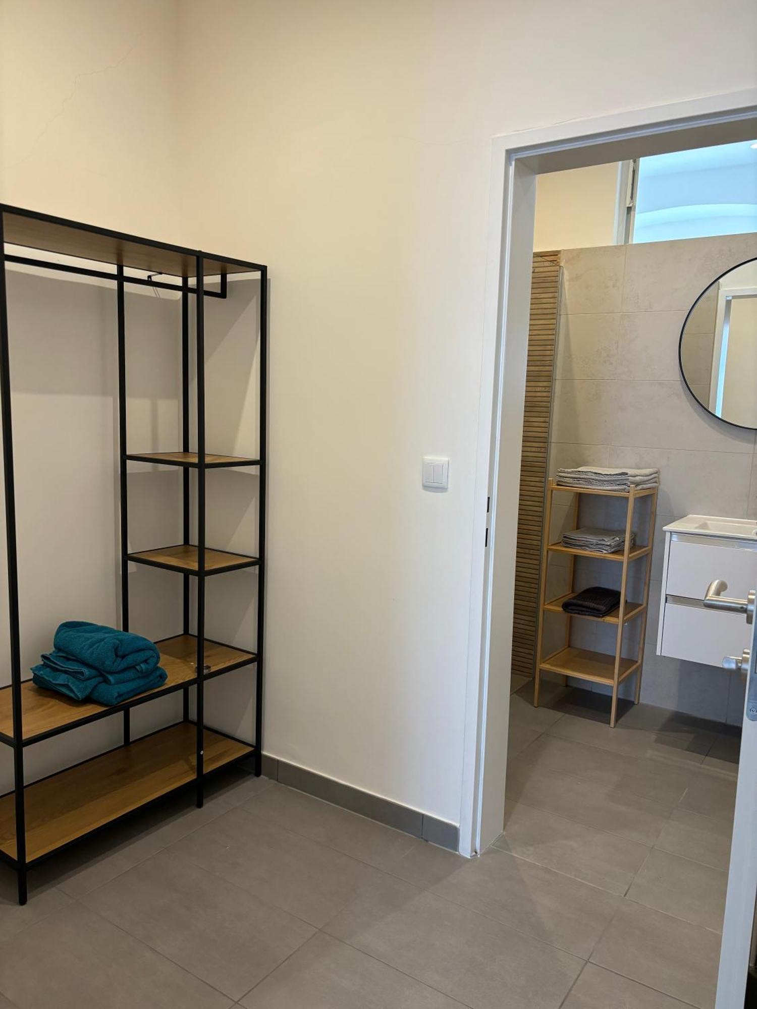 Traumhafte Wohnung Fuer 3, Grosszuegig, Walk In Dusche Βιέννη Εξωτερικό φωτογραφία