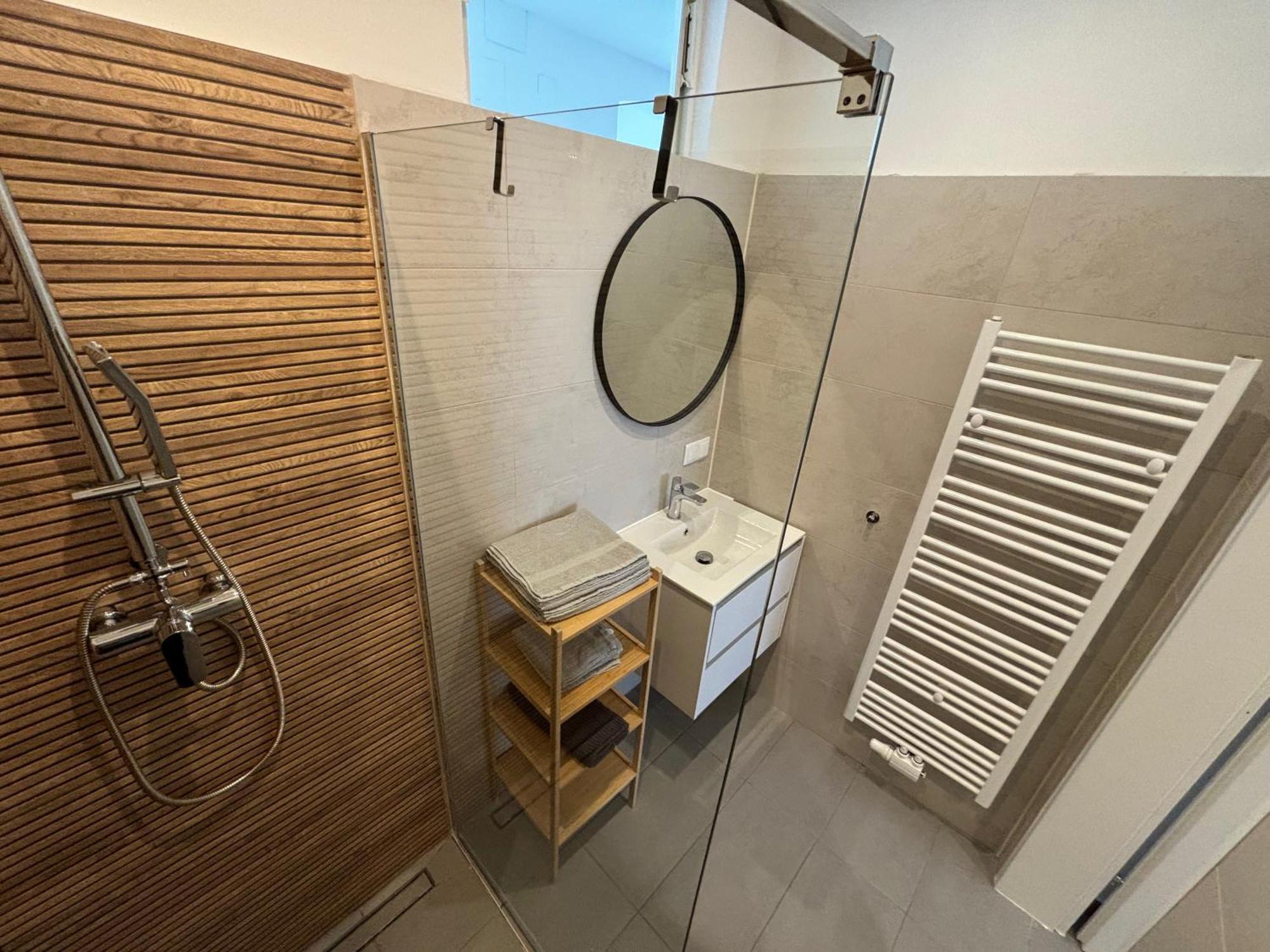 Traumhafte Wohnung Fuer 3, Grosszuegig, Walk In Dusche Βιέννη Εξωτερικό φωτογραφία